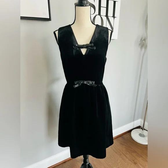 Kate Spade New York Sequin Bow Velvet Dress - Picture 2 of 10